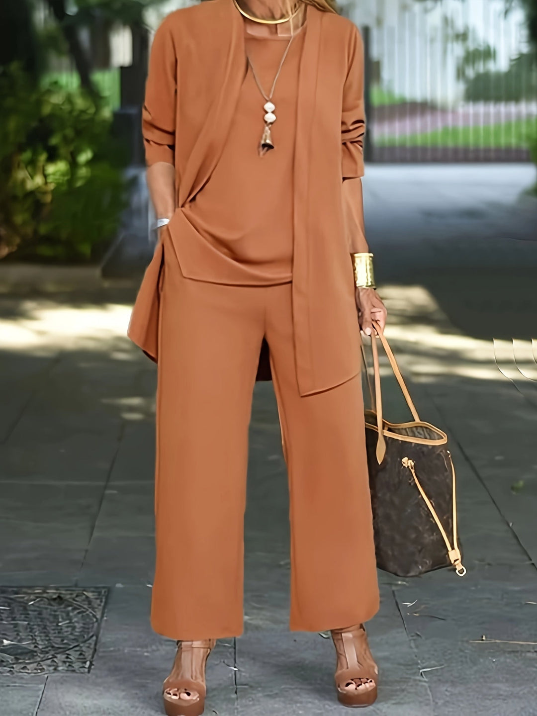 SYLVIE – VERSASTYLE THREE-PIECE SET