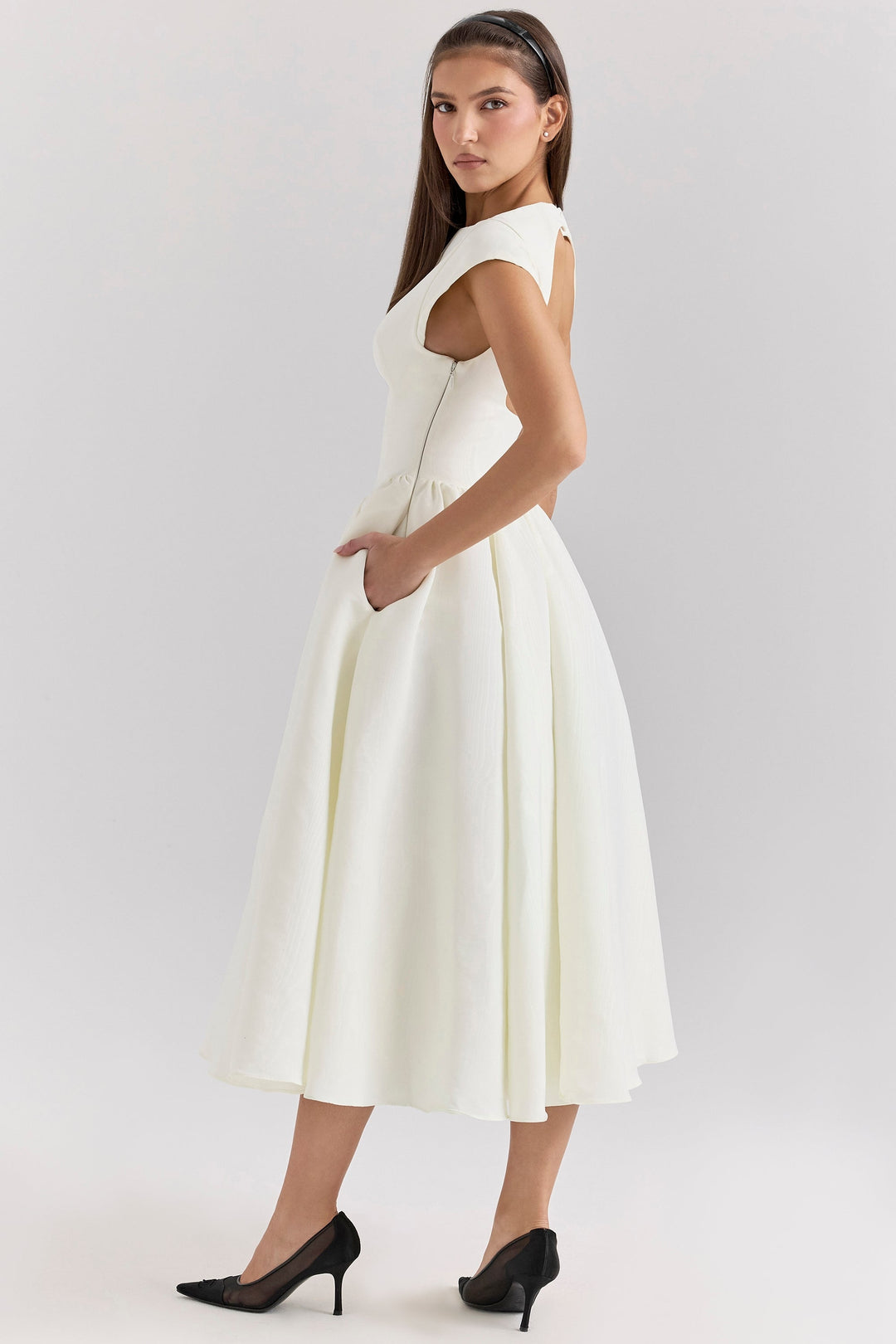 FRANCHESCA - GLAM BACKLESS DESIGN DRESS